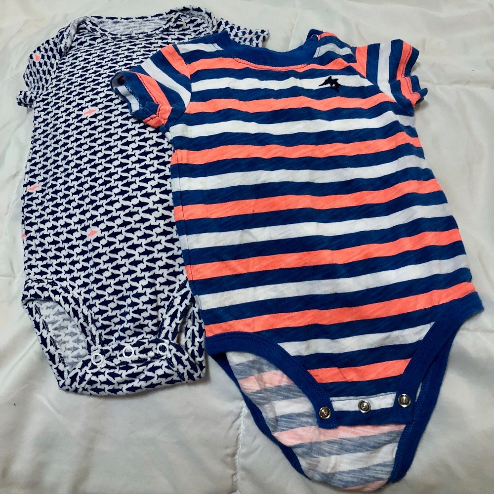 bundle of 2 onesies